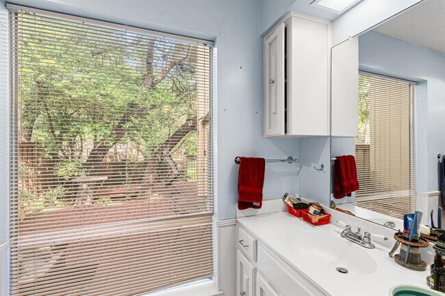 Building Photo - 8301 Greenslope Dr