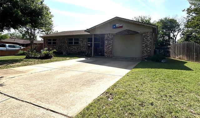 Building Photo - 861 Russell Ln