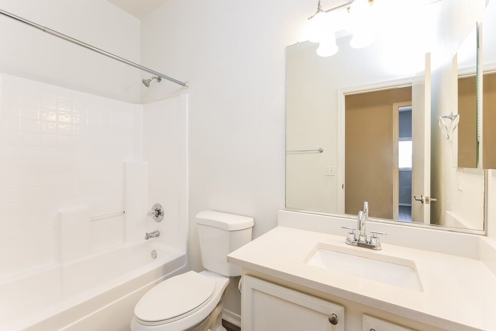 Building Photo - 101 E Valley View Dr