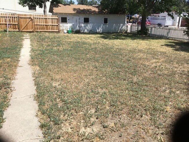 Building Photo - 2 Bed/1 Bath Single Family Home in Downtow...