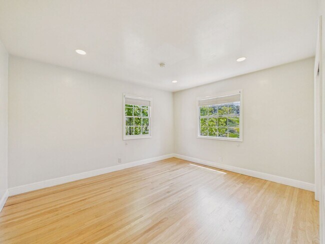 Building Photo - Beautiful serene and private Belmont home
