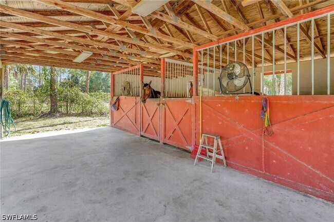 Building Photo - 3520 2nd Ave NE