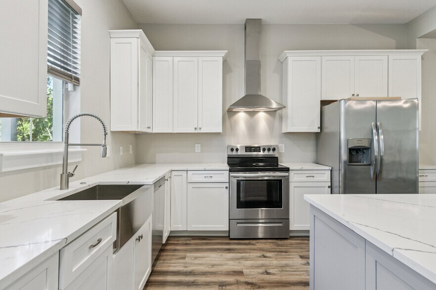 Building Photo - 1410 E Curtis St