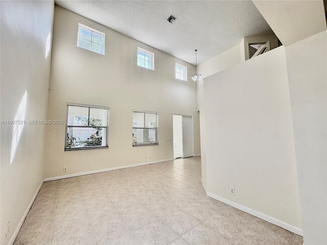 Building Photo - 4383 Laurel Ridge Cir