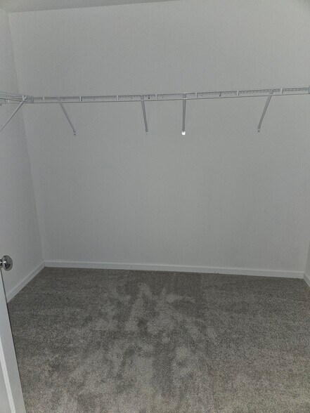Walking closet - 2414 McKinley Dr