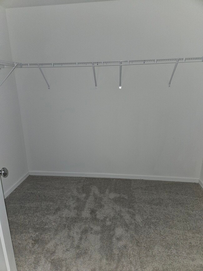 Walking closet - 2414 McKinley Dr