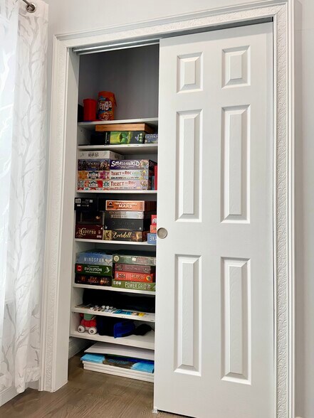 Building Photo - 37 Spruce St