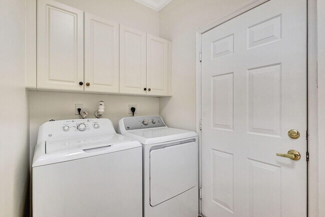 Building Photo - 9813 Stover Way