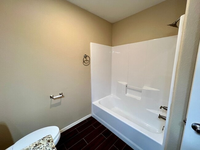 Building Photo - 511 Ridge Point Dr