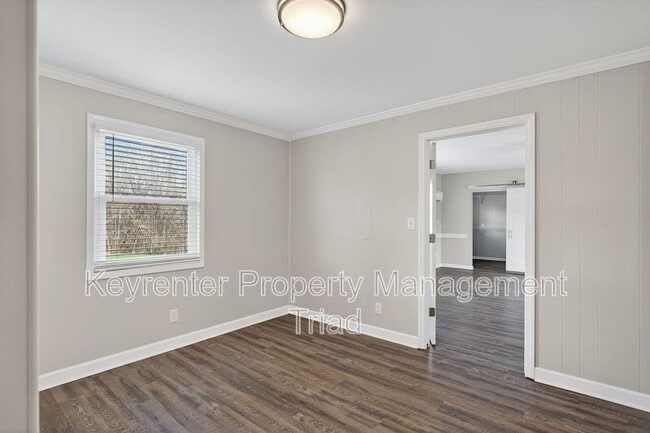 Building Photo - 8022 Linville Rd