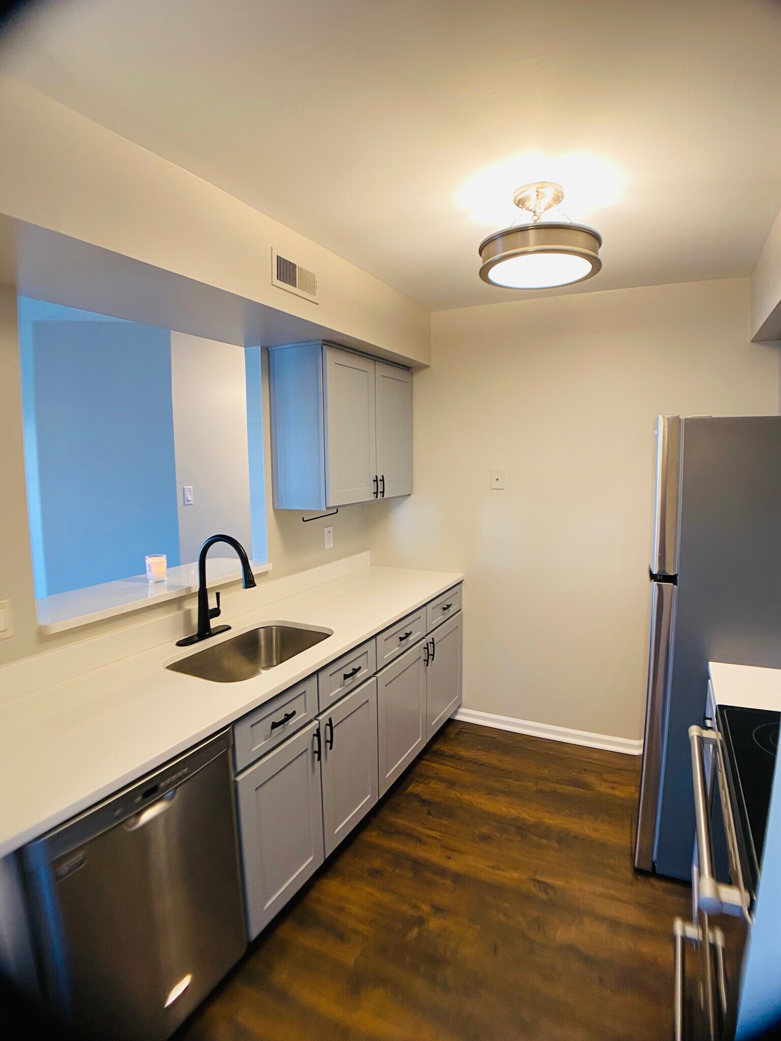 Building Photo - 305 Shepherds Way