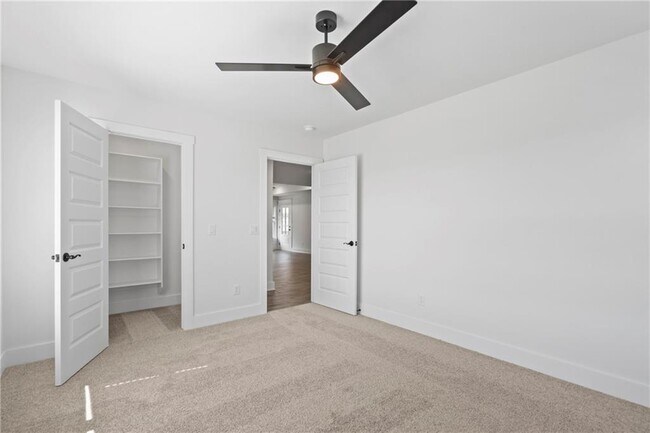 Building Photo - 4206 SW Adams Rd