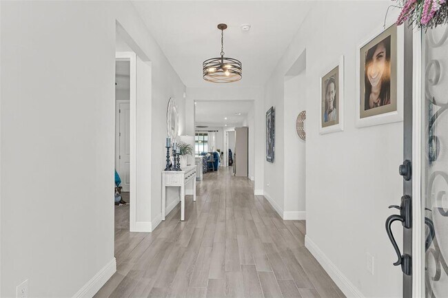 Building Photo - 5540 Del Coronado Dr