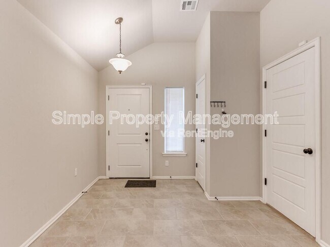 Building Photo - 4700 Crystal Lakes Rd