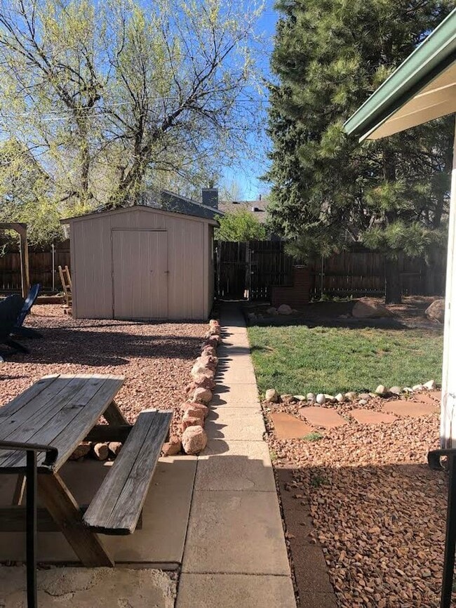 Building Photo - Charming 4 Bd, 2 Ba, Ranch Home in D-12 School District, close to Downtown, Trails and Ft. Carson