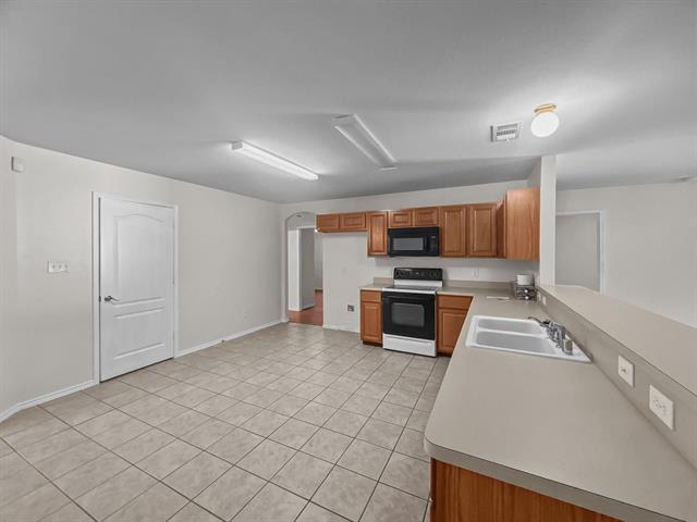 Building Photo - 2118 Wagon Wheel Trail