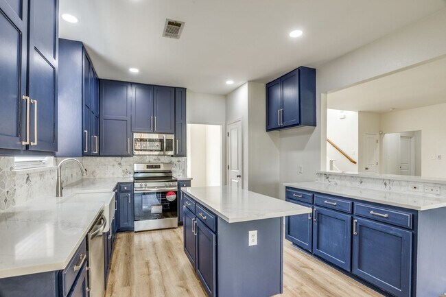 Building Photo - 639 Manchester Dr