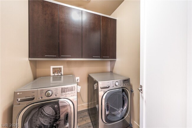 Building Photo - 1501 Foothills Village Dr