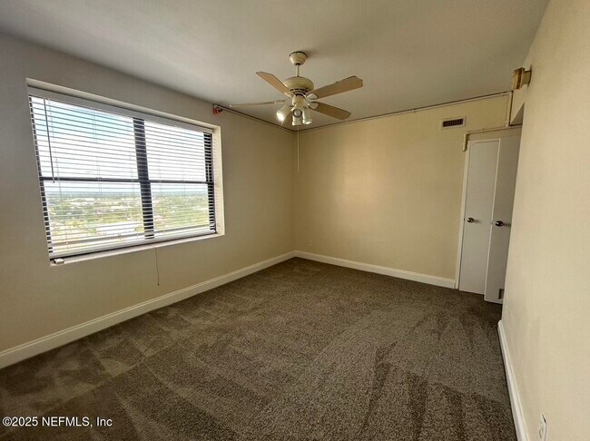 Building Photo - 311 W Ashley St