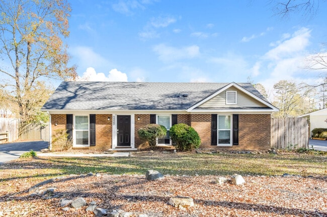 Building Photo - 15809 Fairfield Dr