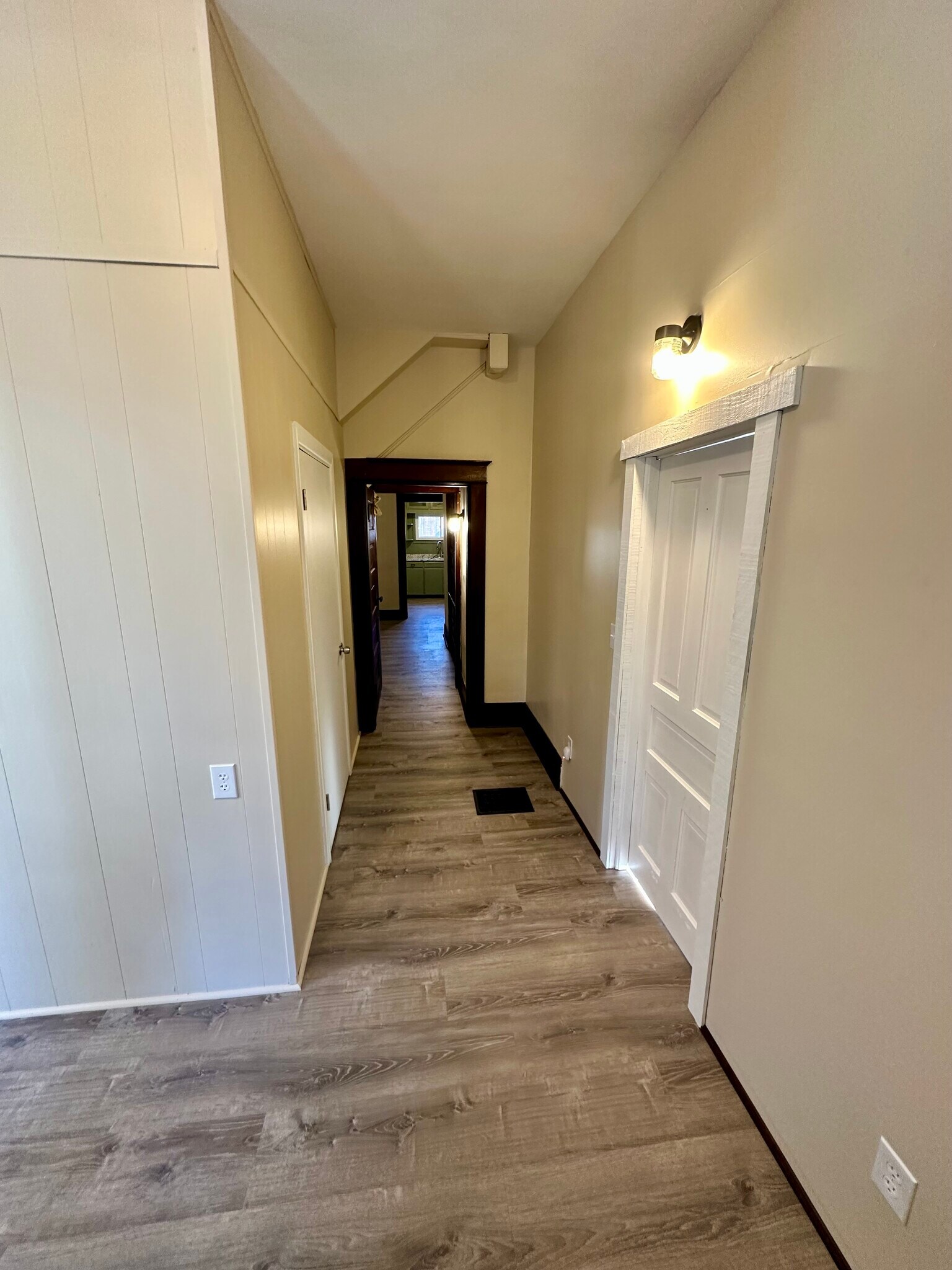 Building Photo - 735 Fountain Sq