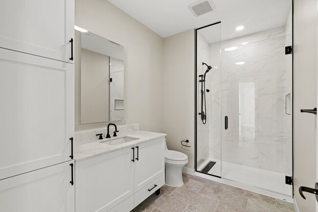 2nd bath - 18 Artisan Dr