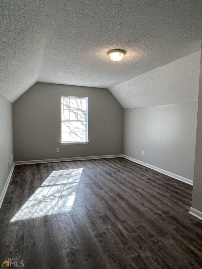 Building Photo - 3494 Creekview Dr