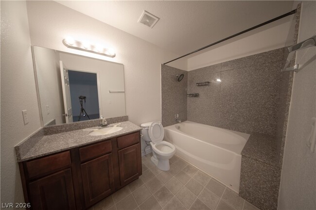 Building Photo - 2606 S Durango Dr