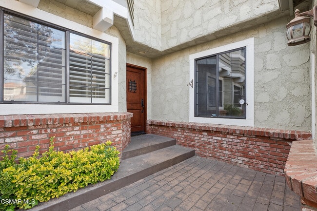 Building Photo - 29723 Strawberry Hill Dr