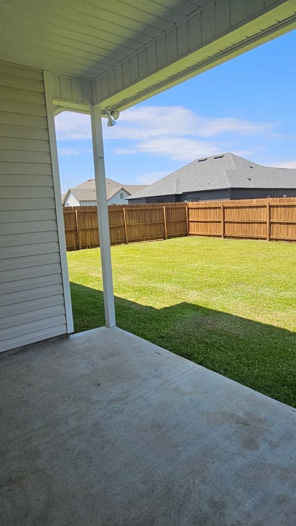 Building Photo - Knights Landing four bedroom home