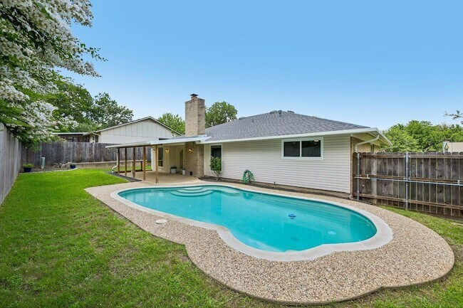 Building Photo - 2717 Charlesworth Dr