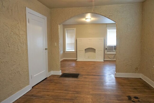 Building Photo - 1 Bed 1 Bath in the Gast Height in NE OKC