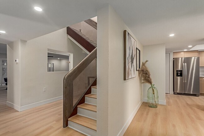Building Photo - Charming 3-Bedroom Mid-Century Gem in the ...