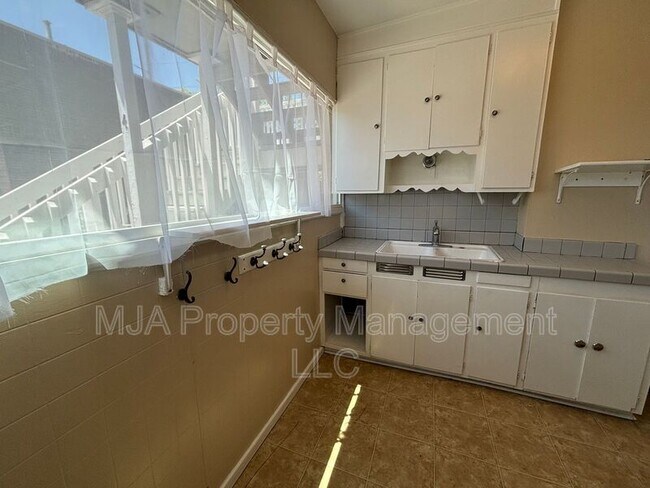 Building Photo - 1631 S 500 E