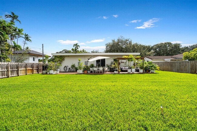 Building Photo - 234 Minola Dr