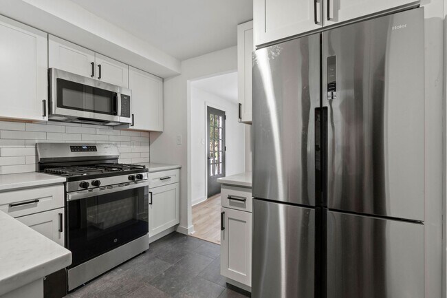 Building Photo - 314 Pennoak Dr