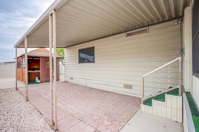 Building Photo - 55+ community 2 bed 2 bath