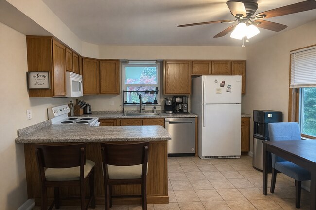 Building Photo - 21355 Sierra Dr