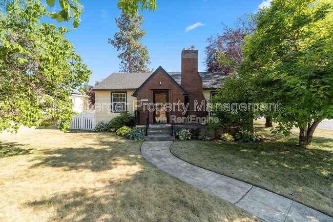 Building Photo - 2527 W Walton Ave