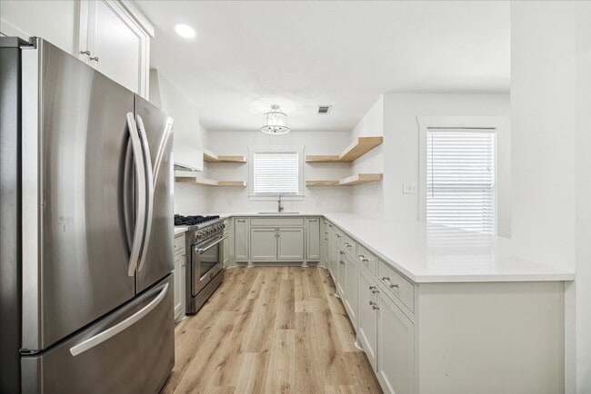 Building Photo - 1419 Laird St