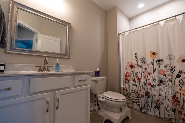 Building Photo - Beautiful 4-Bedroom Home with Bonus Room