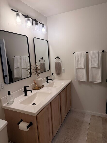 Primary Bathroom - 1609 Forest Springs Ln