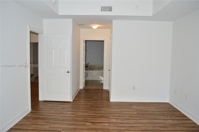 Building Photo - 3001 NE 185th St