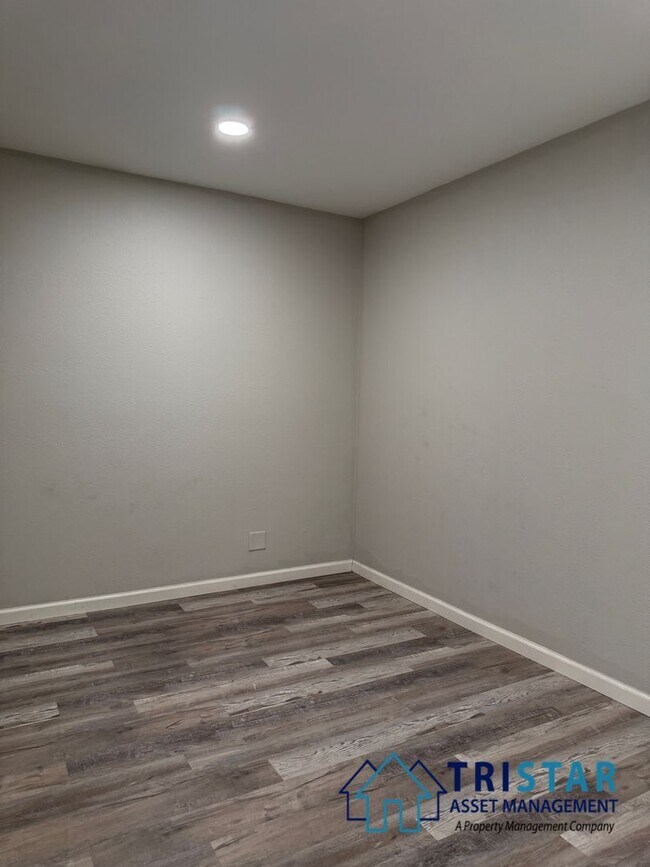 Building Photo - Upgraded 1BD/1BA Apartment in Lakeside, CA - 1/2 Off Move-In Special!