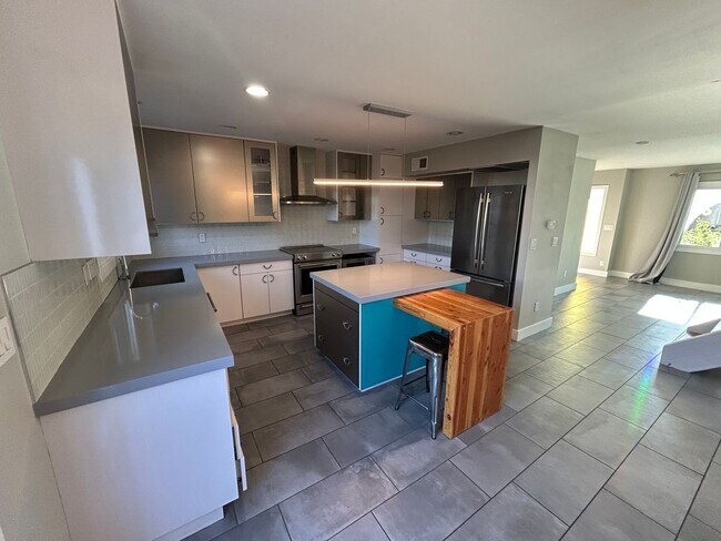 Building Photo - 2927 E Fairmount Ave