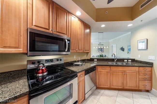 Building Photo - 5068 Annunciation Cir