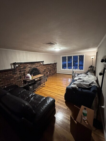 Building Photo - 6 Greenacre Rd