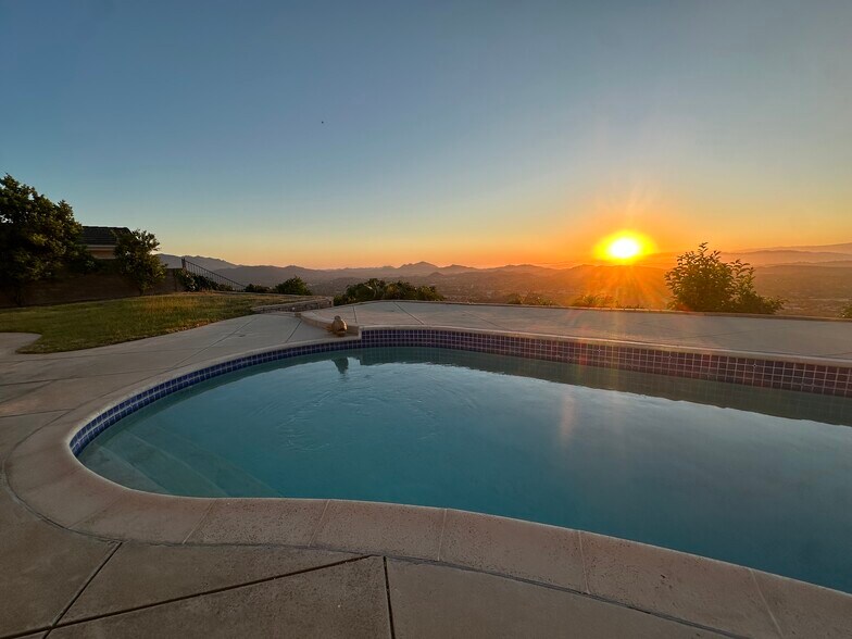 Building Photo - 2506 Sapra St