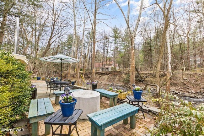 Building Photo - 144 Sawkill Ave