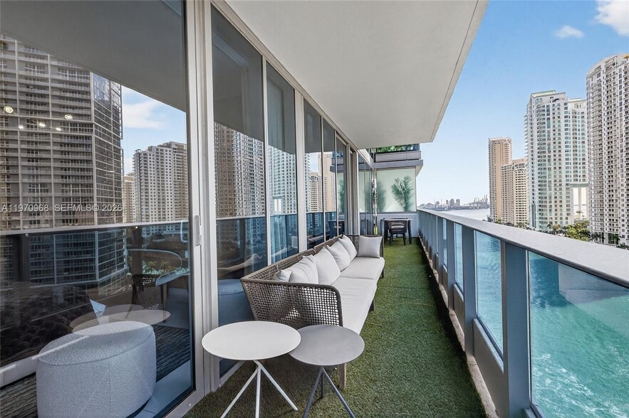 Building Photo - 200 Biscayne Boulevard Way